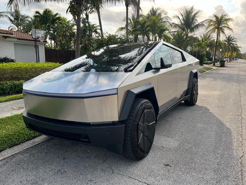2024 Tesla Cybertruck Cyberbeast