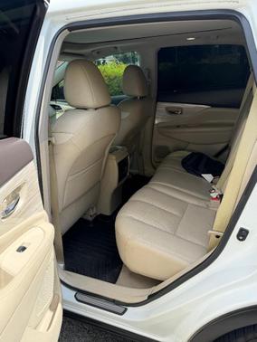 White 2015 Nissan Murano Platinum