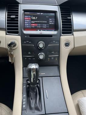 2014 Ford Taurus SEL