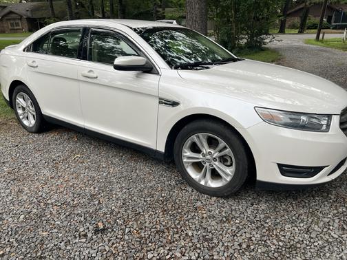 2014 Ford Taurus SEL