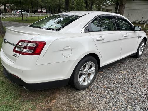 2014 Ford Taurus SEL