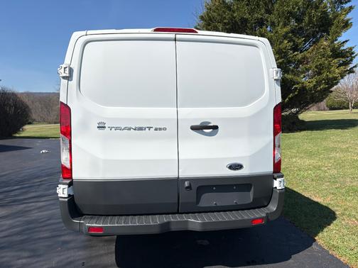 2017 Ford Transit-250 Base