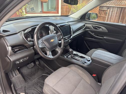 Green 2019 Chevrolet Traverse LT Cloth