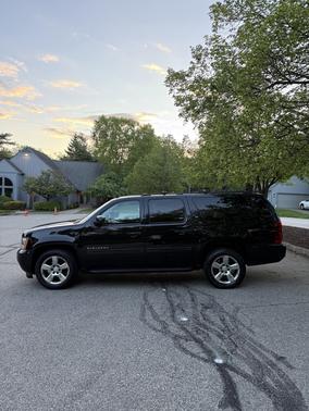 Black 2014 Chevrolet Suburban 1500 LT