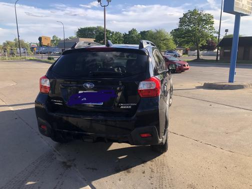 Photo 2 of 9 of 2017 Subaru Crosstrek 2.0i Limited