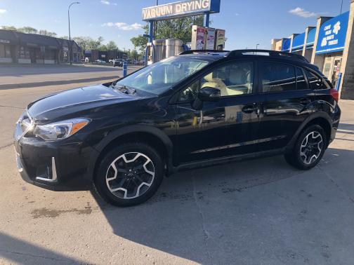 Photo 3 of 9 of 2017 Subaru Crosstrek 2.0i Limited