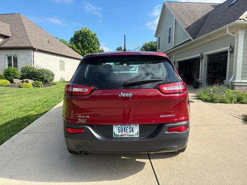 Red 2014 Jeep Cherokee Sport