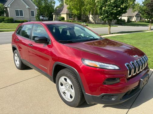 Red 2014 Jeep Cherokee Sport