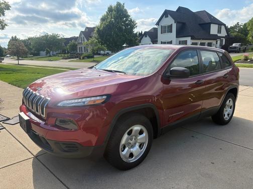 Red 2014 Jeep Cherokee Sport