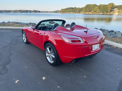 2009 Saturn Sky Red Line