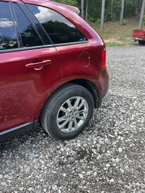 Red 2013 Ford Edge SEL