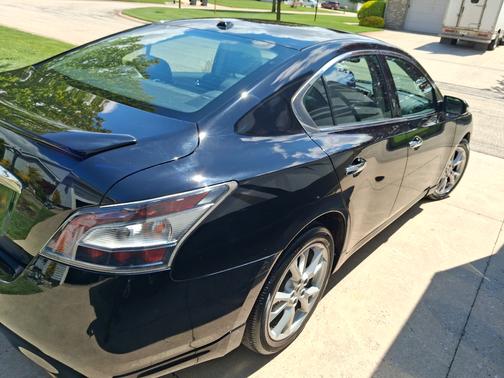 Black 2012 Nissan Maxima SV
