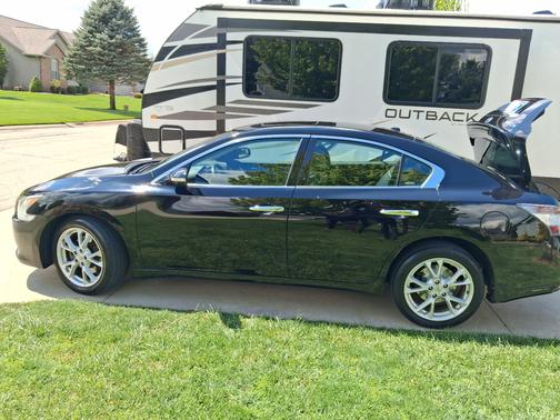 Black 2012 Nissan Maxima SV