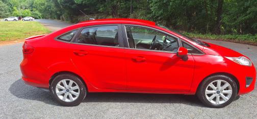 Red 2012 Ford Fiesta SE
