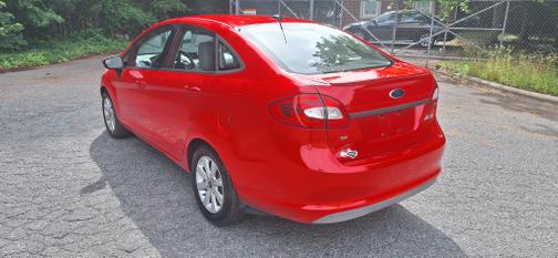 Red 2012 Ford Fiesta SE