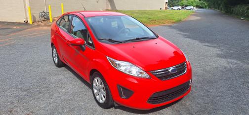 Red 2012 Ford Fiesta SE