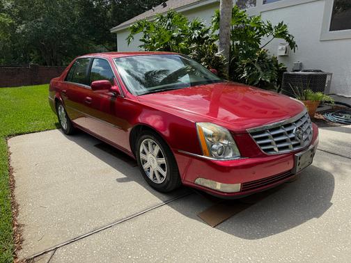 Red 2006 Cadillac DTS Luxury