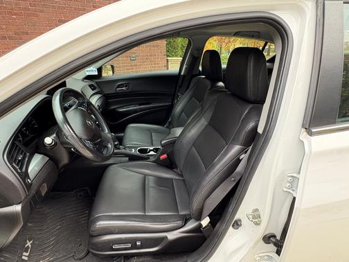 White 2016 Acura ILX 2.4L