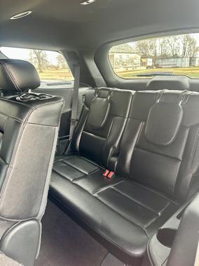 Black 2020 Ford Explorer Limited