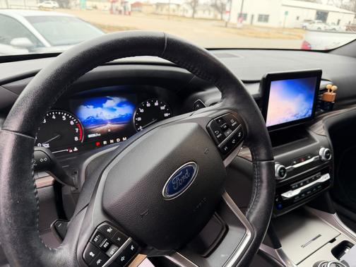 Black 2020 Ford Explorer Limited