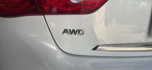 White 2015 INFINITI Q50 Premium