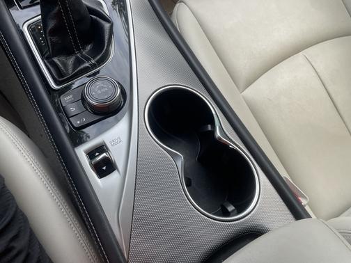 White 2015 INFINITI Q50 Premium