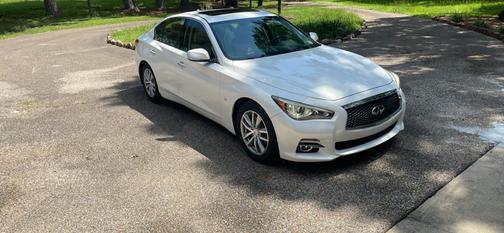 White 2015 INFINITI Q50 Premium