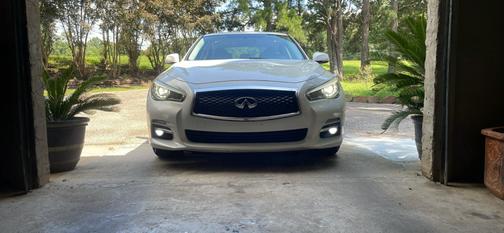 White 2015 INFINITI Q50 Premium