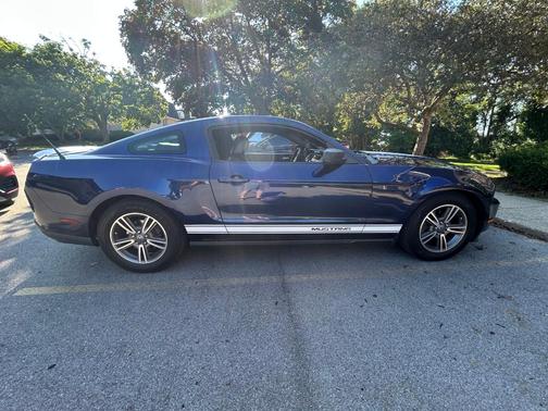 Blue 2012 Ford Mustang V6 Premium