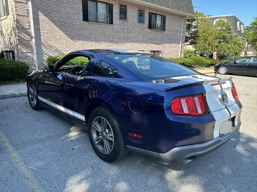 Blue 2012 Ford Mustang V6 Premium