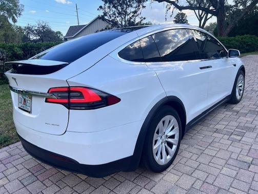 2020 Tesla Model X Long Range