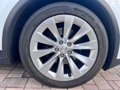 2020 Tesla Model X Long Range