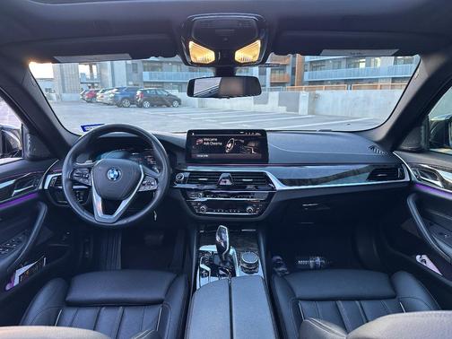 Gray 2022 BMW 530e Base