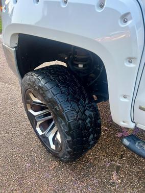 White 2018 GMC Sierra 1500 SLT