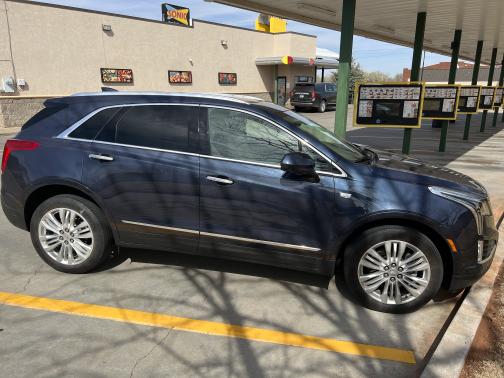 Photo 2 of 8 of 2019 Cadillac XT5 Premium Luxury