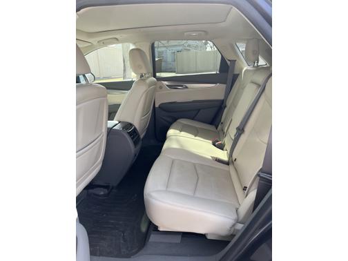 Photo 4 of 8 of 2019 Cadillac XT5 Premium Luxury