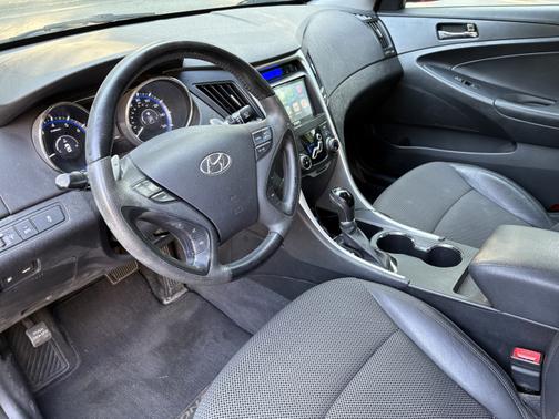 2012 Hyundai SONATA SE