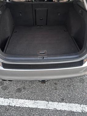 Gold 2017 Volkswagen Golf SportWagen TSI SE