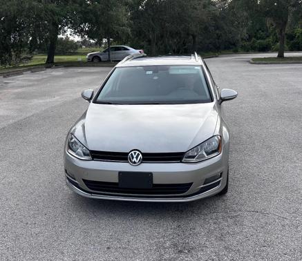 Gold 2017 Volkswagen Golf SportWagen TSI SE