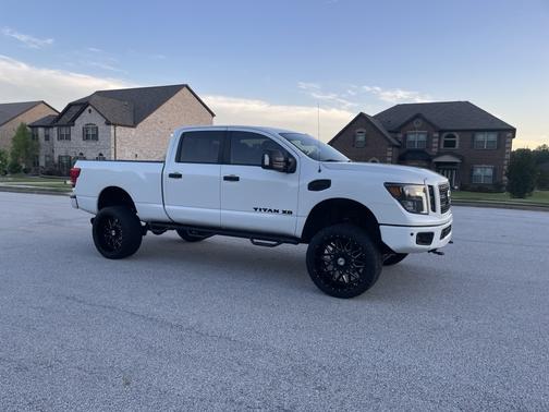2018 Nissan Titan XD SV