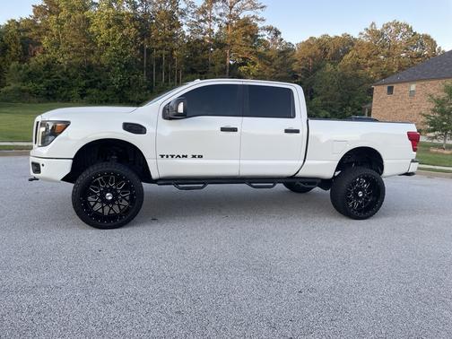 2018 Nissan Titan XD SV