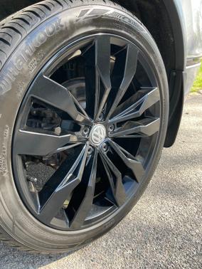 Silver 2020 Volkswagen Tiguan 2.0T SE R-Line Black