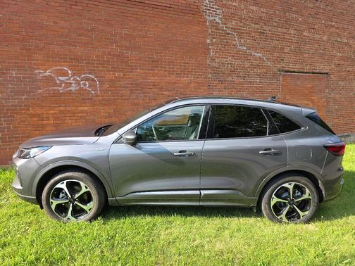 Gray 2025 Ford Escape ST-Line Elite