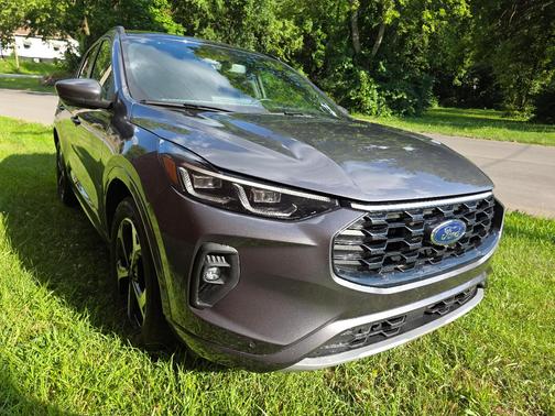 Gray 2025 Ford Escape ST-Line Elite