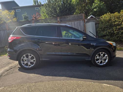 Black 2013 Ford Escape SEL