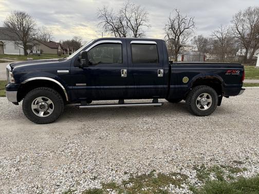 2005 Ford F-250 Lariat Crew Cab Super Duty