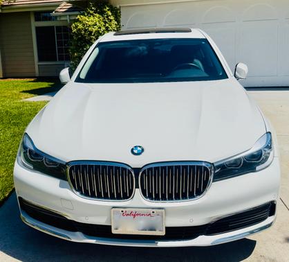 White 2019 BMW 740 i