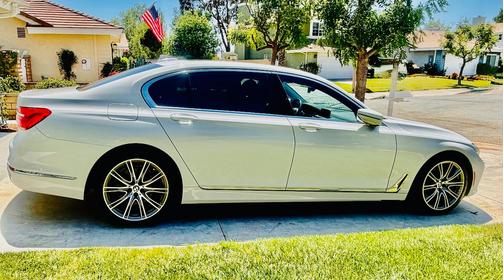 White 2019 BMW 740 i