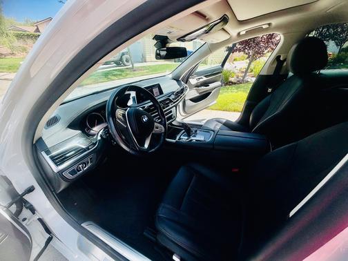 White 2019 BMW 740 i