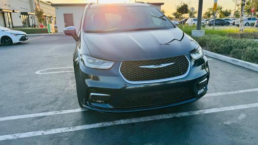 2023 Chrysler Pacifica Hybrid Pinnacle